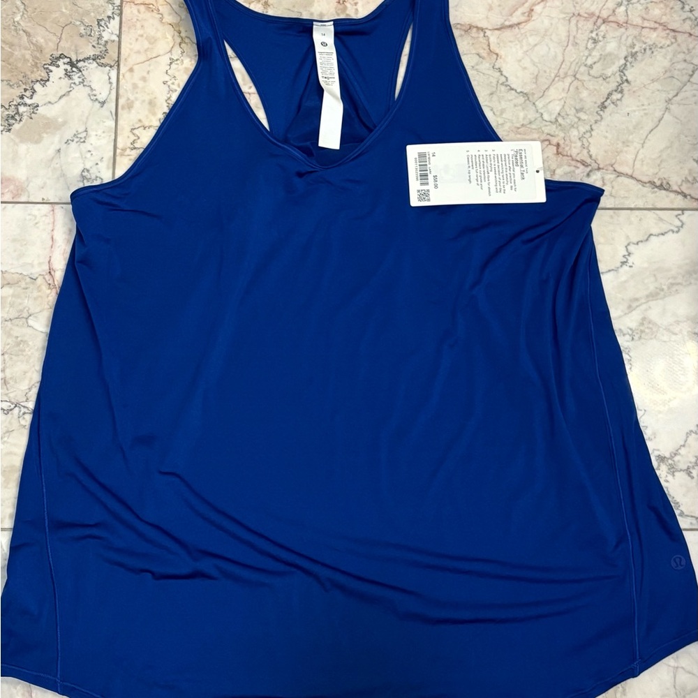 NWT Lululemon Athletica Essential Tank Top with a back pleat size 14